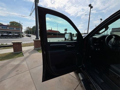 New 2026 GMC Sierra 3500 SLT w/ SLT Premium Package image 15