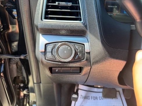Used 2018 Ford Explorer Limited image 24