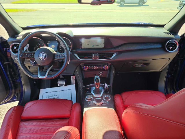 Used 2023 Alfa Romeo Stelvio Sprint AWD/4WD image 12