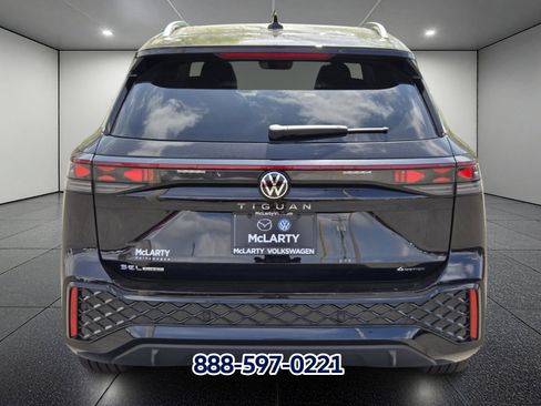 New 2026 Volkswagen Tiguan SEL R-Line AWD/4WD image 4
