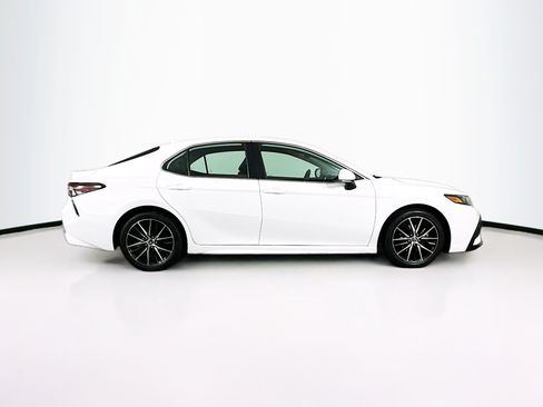 Used 2024 Toyota Camry SE FWD image 10