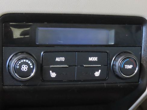 Used 2018 GMC Acadia Denali w/ Technology Package FWD image 15