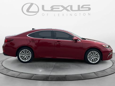 Used 2016 Lexus ES 350 w/ Ultra Luxury Package FWD image 11