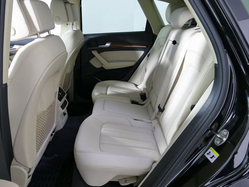 Used 2023 Audi Q5 2.0T Premium w/ Convenience Package AWD/4WD image 28