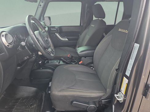 Used 2017 Jeep Wrangler Unlimited Sahara w/ Max Tow Package image 39