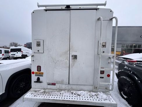 Used 2021 Ford E-350 and Econoline 350 Super Duty w/ Power Windows & Locks Group image 9