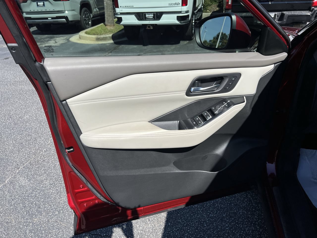 Used 2023 Nissan Rogue SL w/ SL Premium Package FWD image 14