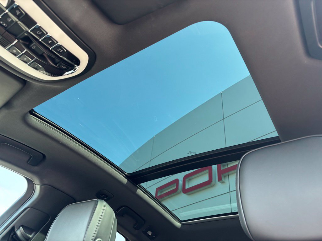 Certified 2026 Porsche Macan AWD/4WD image 35