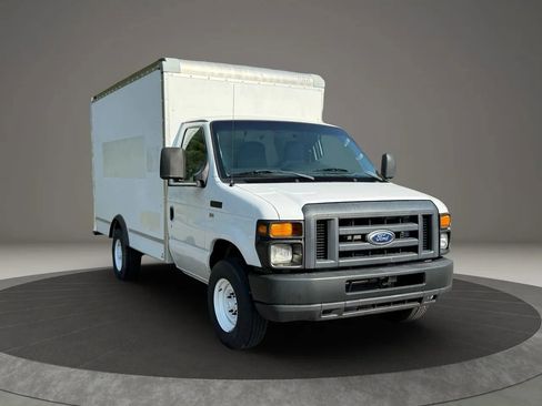 Used 2015 Ford E-350 and Econoline 350 Super Duty image 3