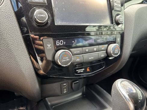 Used 2018 Nissan Rogue Sport SV w/ SV Technology Package AWD/4WD image 51