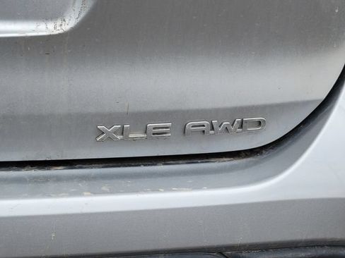 Used 2023 Toyota Highlander XLE AWD/4WD image 15