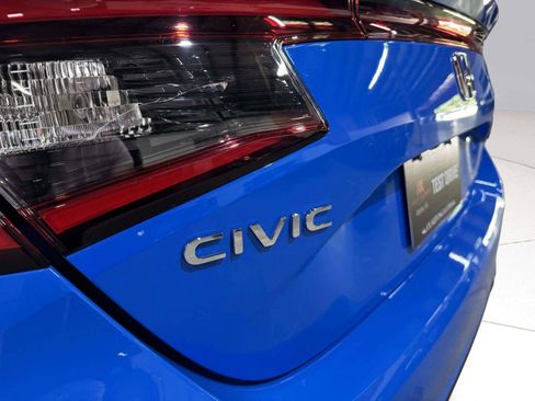Used 2023 Honda Civic Sport image 17