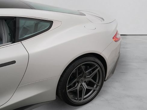 Used 2016 Aston Martin Vanquish Coupe RWD image 39