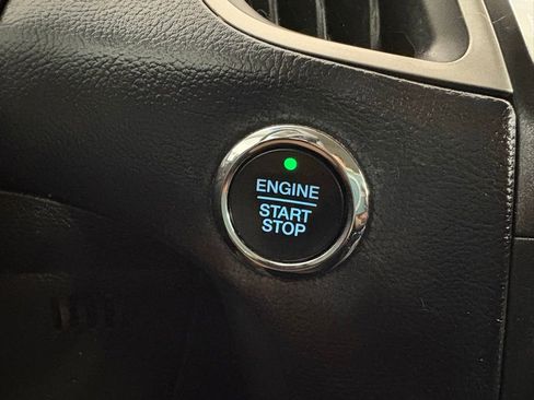 Used 2018 Ford Edge SEL w/ Equipment Group 201A FWD image 28