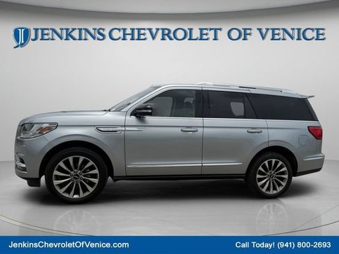 Used 2020 Lincoln Navigator Reserve w/ Luxury Package AWD/4WD image 9
