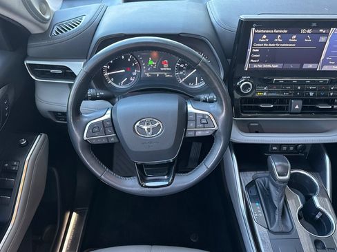 Used 2020 Toyota Highlander Platinum FWD image 14