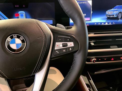 Used 2025 BMW X5 xDrive40i AWD/4WD image 23