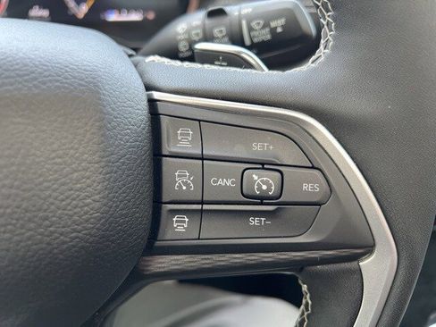 Certified 2024 Jeep Grand Cherokee Altitude image 22