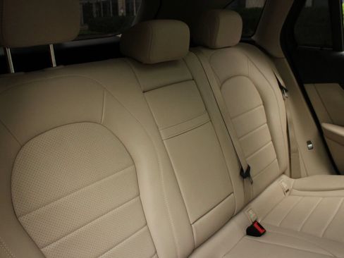 Used 2017 Mercedes-Benz GLC 300 4MATIC w/ Premium 1 Package image 23