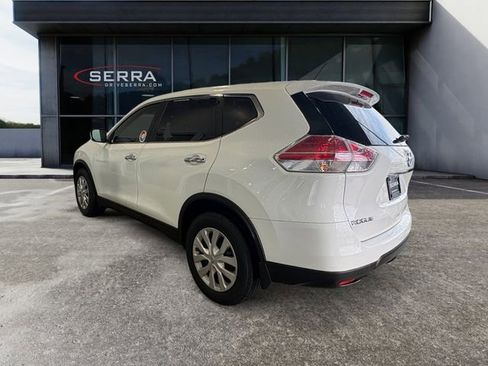 Used 2015 Nissan Rogue S image 2
