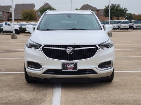 Used 2018 Buick Enclave Essence w/ Trailering Package image 10