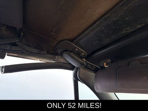 Used 2004 MAZDA MX-5 Miata w/ Convenience Pkg RWD image 18