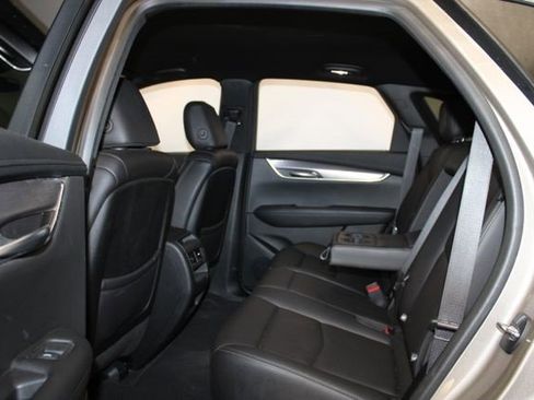 Certified 2023 Cadillac XT5 Luxury AWD/4WD image 9
