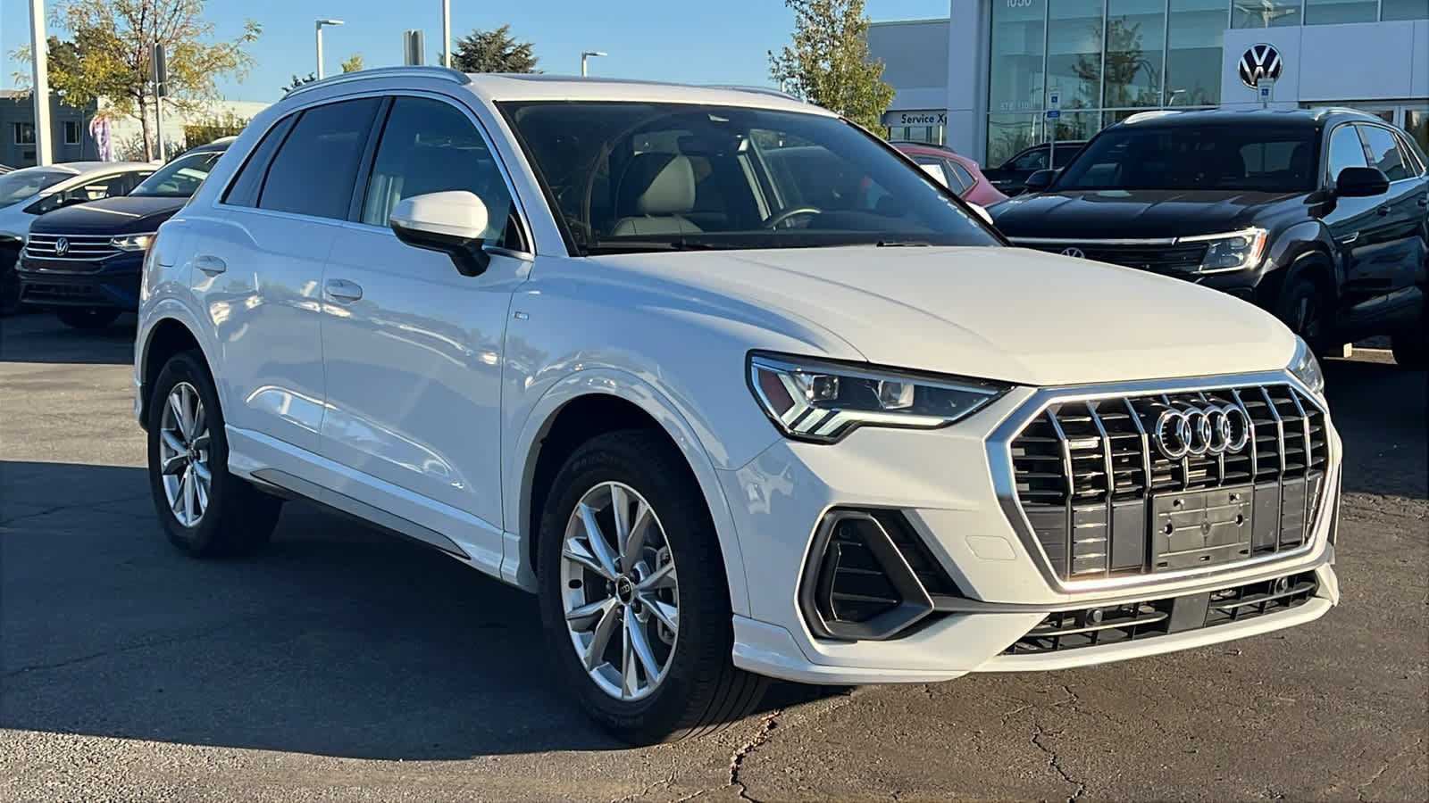 Used 2025 Audi Q3 2.0T Premium AWD/4WD image 3