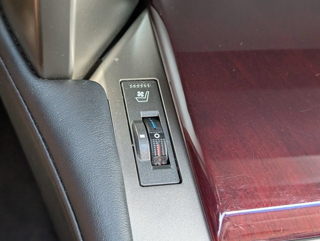 Used 2019 Lexus GX 460 Premium AWD/4WD image 16