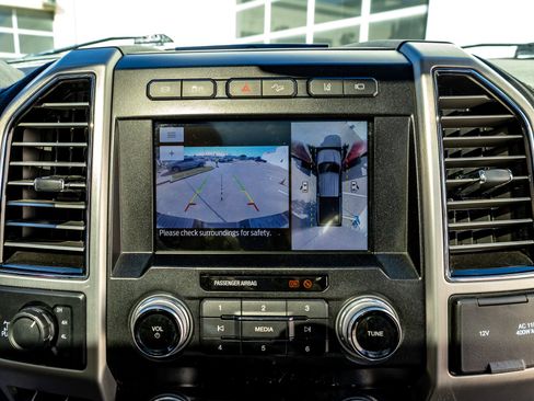 Used 2021 Ford F250 Platinum w/ FX4 Off-Road Package image 26