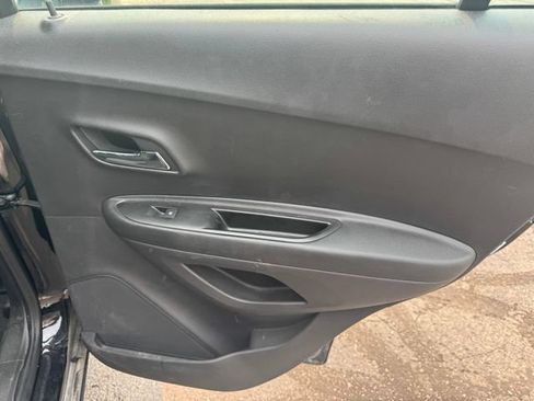 Used 2019 Chevrolet Trax LS FWD image 15