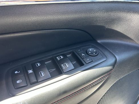 Used 2018 Jeep Grand Cherokee Trailhawk w/ Trailhawk Luxury Group AWD/4WD image 12