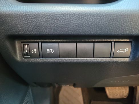 Used 2020 Toyota RAV4 XLE image 26