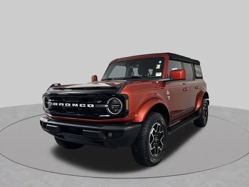 Used 2023 Ford Bronco Outer Banks AWD/4WD image 1