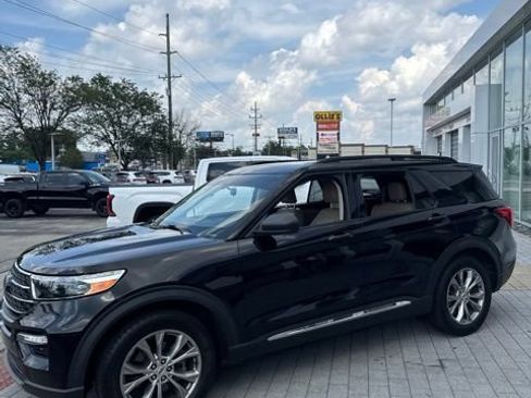 Used 2021 Ford Explorer XLT w/ Equipment Group 202A RWD image 14