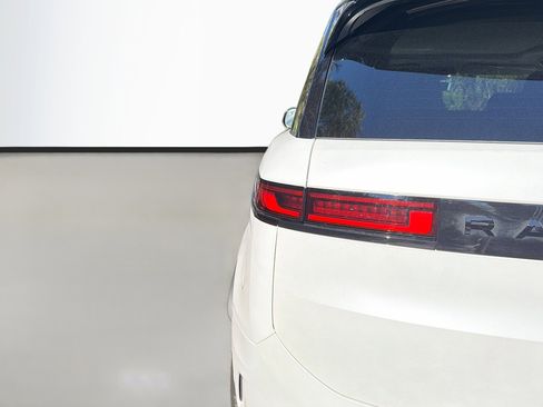 New 2026 Land Rover Range Rover Sport SV image 10
