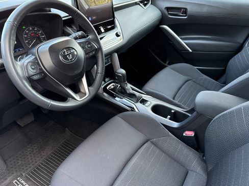 Certified 2025 Toyota Corolla Cross SE image 11