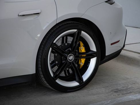 Used 2022 Porsche Taycan 4S AWD/4WD image 7