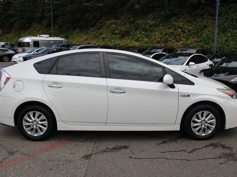 Used 2015 Toyota Prius Prime Plug-In Hybrid image 2