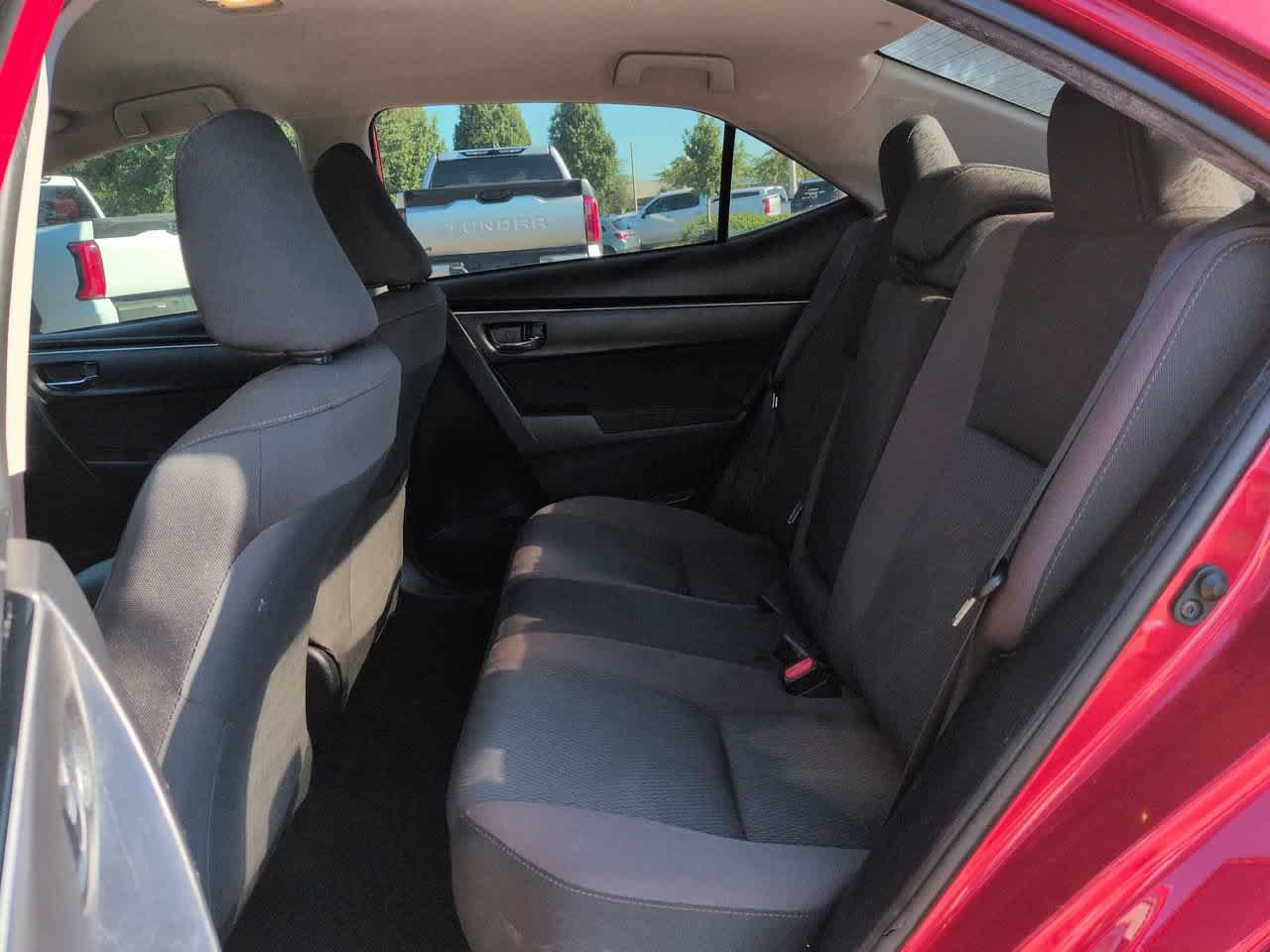 Used 2018 Toyota Corolla LE FWD image 13