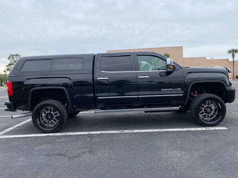 Used 2016 GMC Sierra 2500 Denali w/ Duramax Plus Package image 10