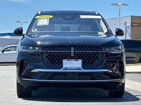 Used 2024 Lincoln Nautilus Black Label AWD/4WD image 8