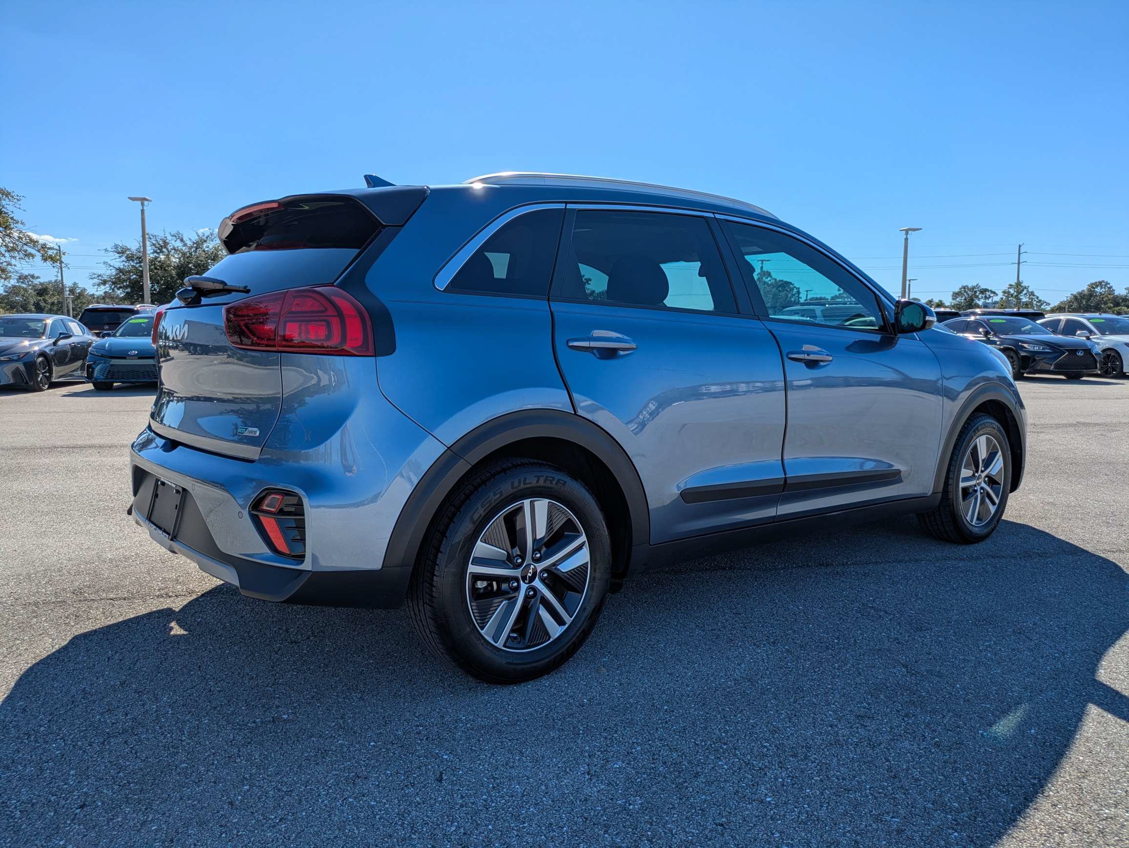 Certified 2022 Kia Niro EX Premium FWD image 4
