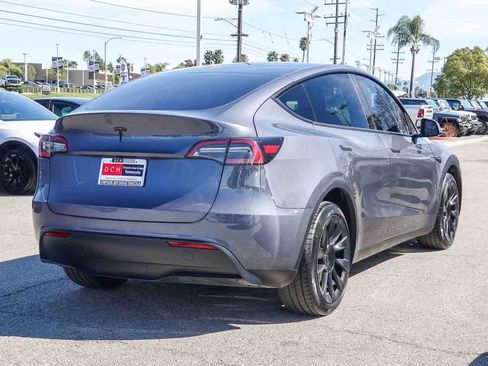 Used 2023 Tesla Model Y Long Range image 4