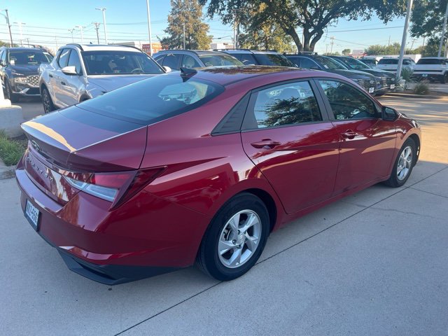 Certified 2021 Hyundai Elantra SE w/ Cargo Package FWD image 2