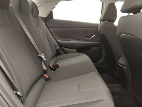 Used 2023 Hyundai Elantra SE image 19