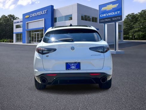 Used 2024 Alfa Romeo Stelvio Veloce AWD/4WD image 5
