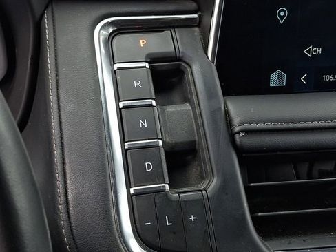 Used 2023 Chevrolet Tahoe Z71 w/ Luxury Package image 12