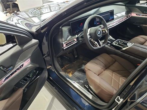 New 2026 BMW 760i xDrive image 7