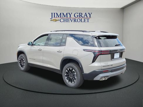 New 2026 Chevrolet Traverse Z71 w/ Enhanced Driving Package AWD/4WD image 3